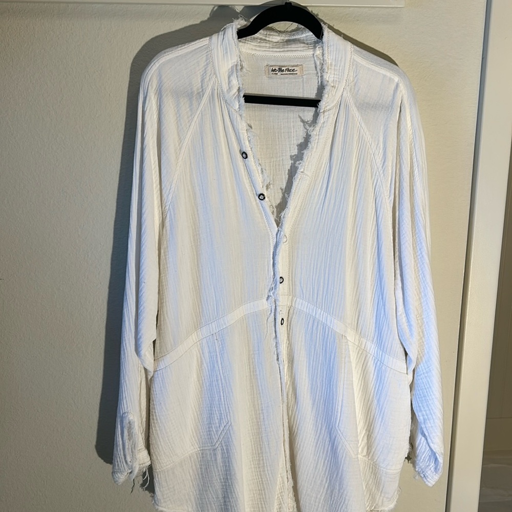 WE THE FREE fabulous boho tunic shirt EUC in Size XL Ivory gauze-y button down